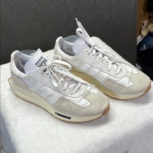 Adidas Originals White Athletic Shoes with Retropy ES Midsole‎